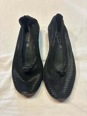 Arcopedico L15 Black Shimmer Mesh Toggle Flats Size 40